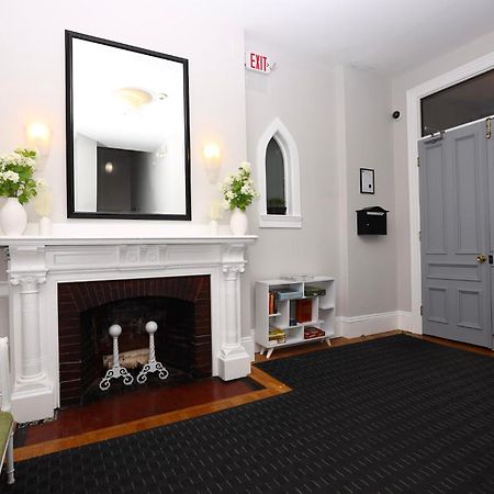 Stylish Newbury Street Studio, #2 بوسطن المظهر الخارجي الصورة